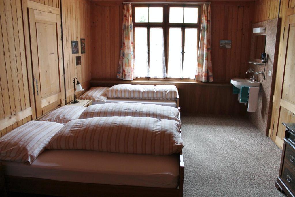Hotel Posthaus Urigen Unterschachen Room photo